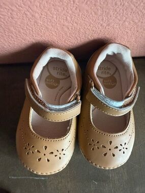 Stride Rite Girls Tan Mary Jane Dress Shoes